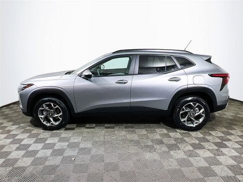 Used 2024 Chevrolet Trax LT image 5