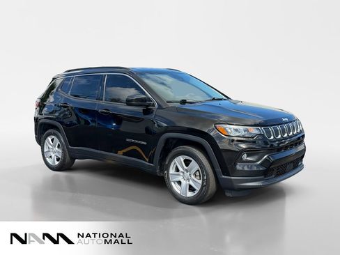 Used 2022 Jeep Compass Latitude FWD image 7