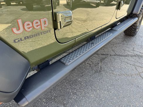 Used 2023 Jeep Gladiator Mojave w/ Cold Weather Group AWD/4WD image 19
