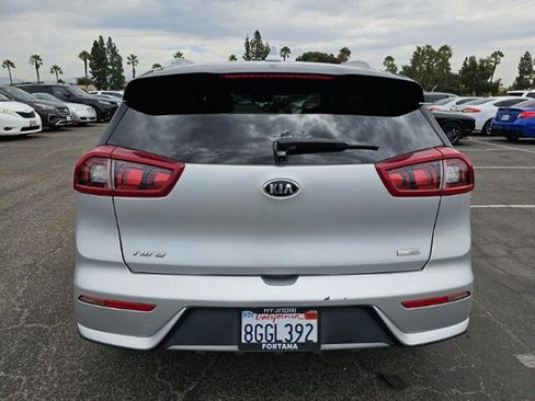 Used 2019 Kia Niro EX FWD image 7