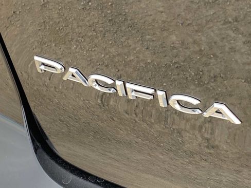 New 2026 Chrysler Pacifica Select image 15