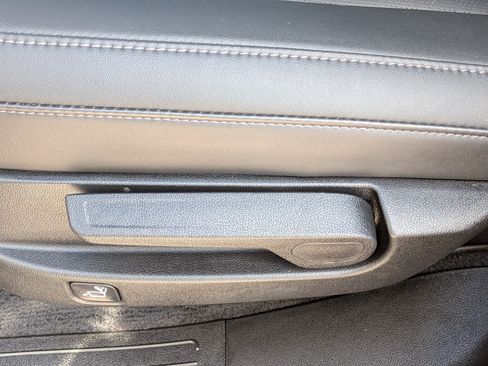 Used 2023 Kia Sorento SX image 18