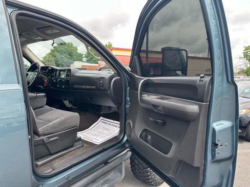 Used 2009 Chevrolet Silverado 1500 LT w/ Power Pack Plus AWD/4WD image 19