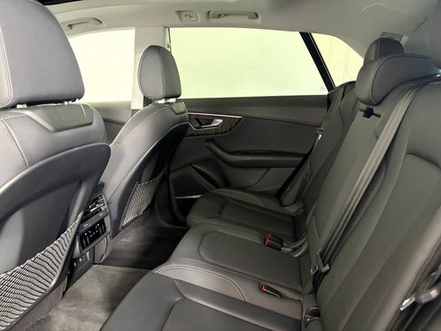 Certified 2022 Audi Q8 Premium Plus image 23