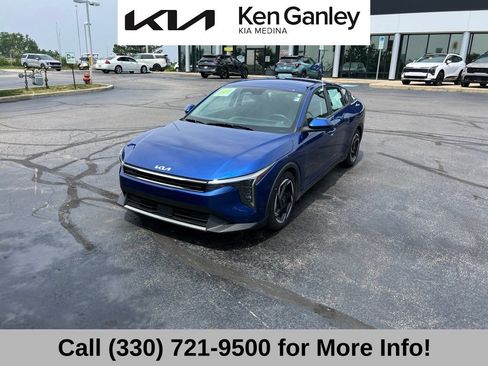 Certified 2025 Kia K4 GT-Line Turbo FWD image 3