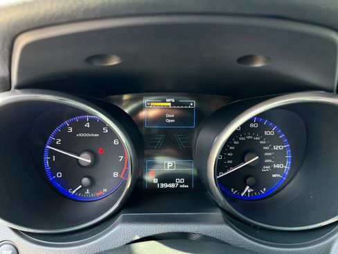 Used 2017 Subaru Outback 2.5i Limited AWD/4WD image 10