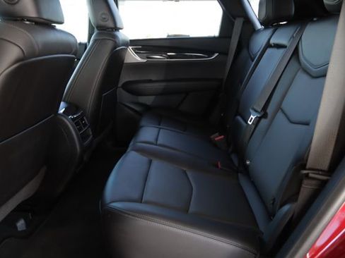 Used 2022 Cadillac XT5 Premium Luxury w/ Technology Package image 32