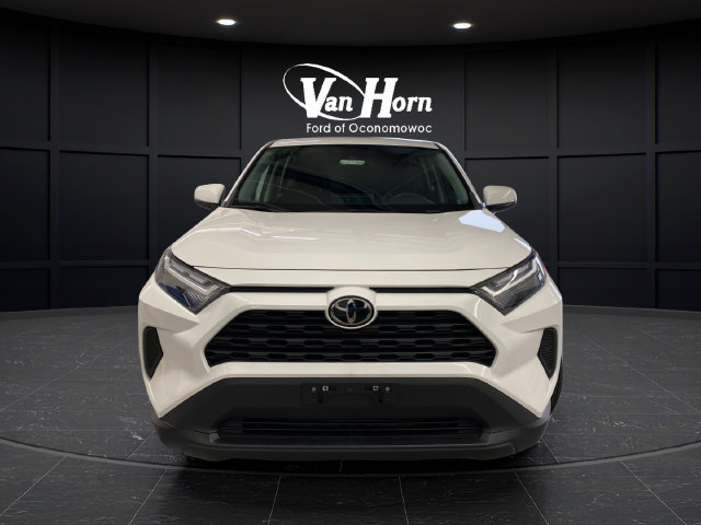 Used 2023 Toyota RAV4 LE AWD/4WD image 2