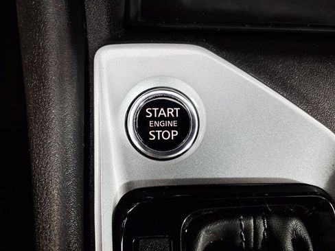 Used 2025 Nissan Altima 2.5 SV FWD image 17