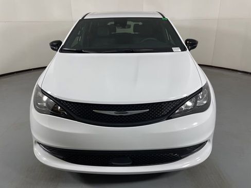 New 2026 Chrysler Voyager LX image 3