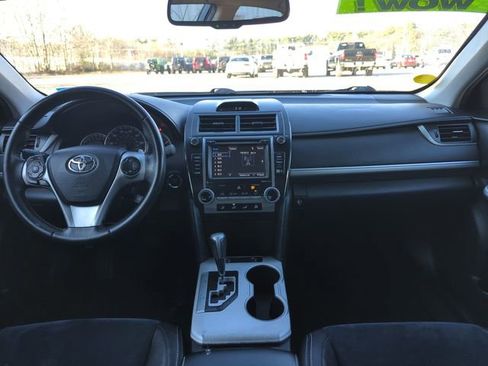 Used 2014 Toyota Camry SE image 17