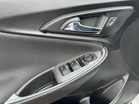 Used 2023 Chevrolet Malibu LT image 11