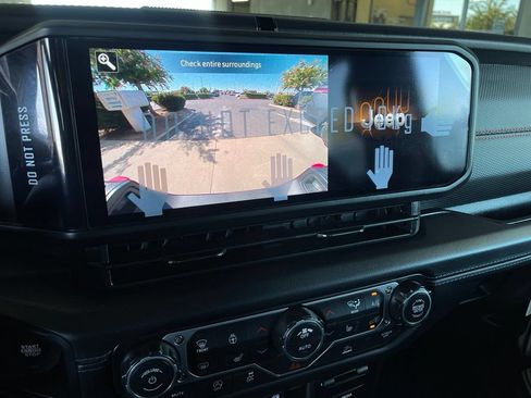 New 2026 Jeep Gladiator Rubicon w/ Steel Power Dome Hood Package AWD/4WD image 16