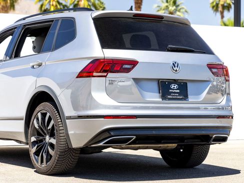 Used 2020 Volkswagen Tiguan SE R-Line w/ 3rd Row Seat Package AWD/4WD image 8