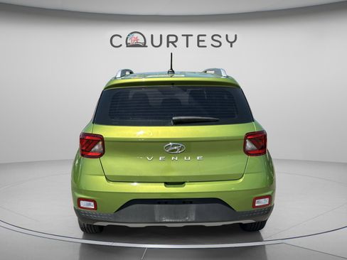 Certified 2023 Hyundai Venue SEL image 4