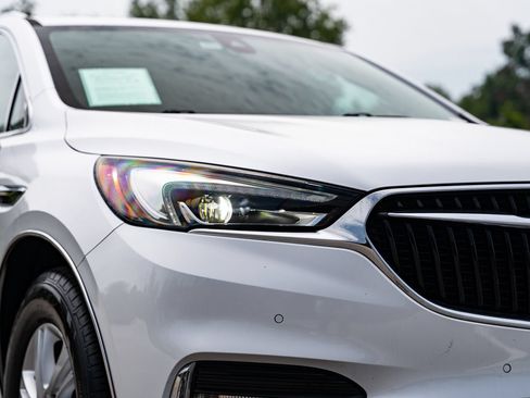 Used 2018 Buick Enclave Premium FWD image 10