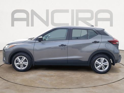 Used 2024 Nissan Kicks S FWD image 11