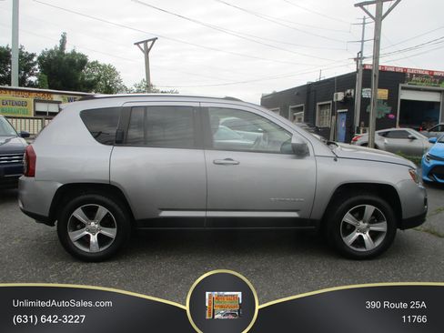 Used 2017 Jeep Compass High Altitude AWD/4WD image 4