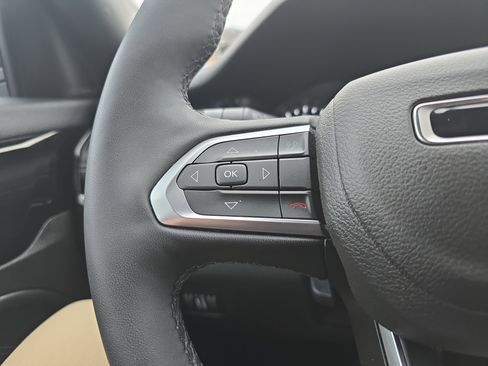 Used 2024 Jeep Compass Latitude w/ Convenience Group image 21