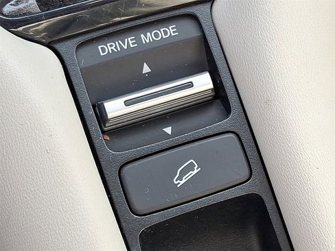 Used 2023 Honda HR-V LX image 24