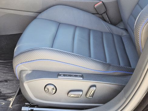 Used 2023 Volkswagen Golf 20th Anniversary Edition image 25