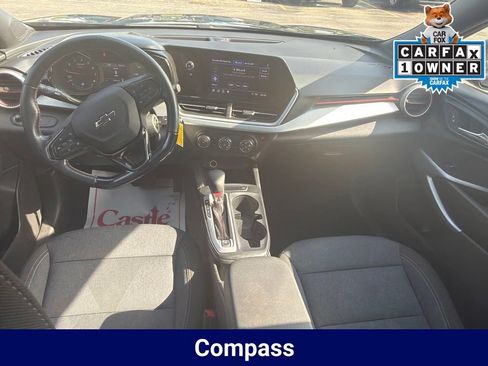 Used 2024 Chevrolet Trax RS FWD image 24