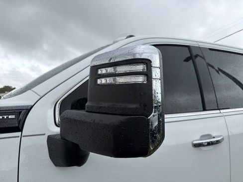 Used 2024 GMC Sierra 2500 Denali Ultimate image 12