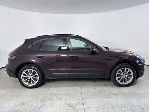Certified 2025 Porsche Macan AWD/4WD image 8