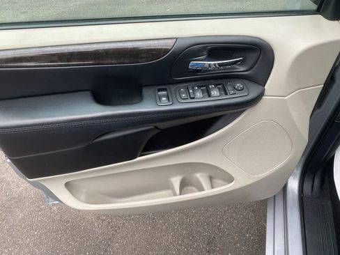 Used 2017 Dodge Grand Caravan SE w/ Power Window Group image 11