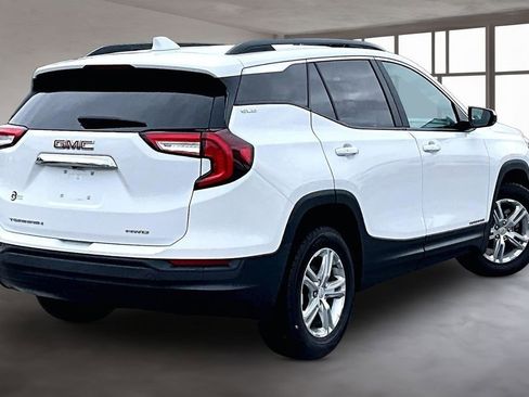 Used 2023 GMC Terrain SLE w/ Driver Convenience Package AWD/4WD image 4