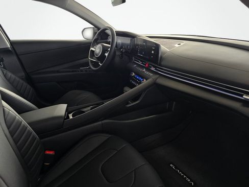New 2026 Hyundai Elantra Limited FWD image 36