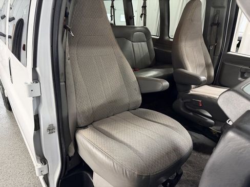 Used 2016 Chevrolet Express 3500 LT w/ LT Preferred Equipment Group image 17