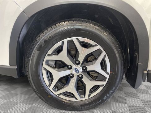 Certified 2023 Subaru Forester Premium AWD/4WD image 12
