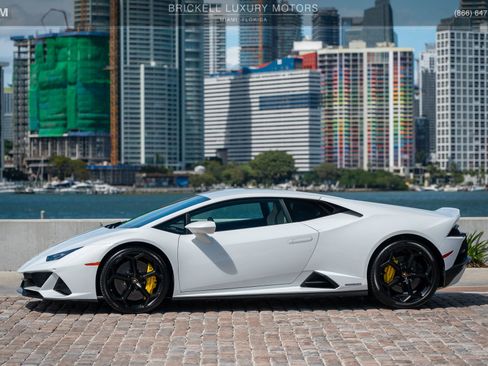 Used 2020 Lamborghini Huracan EVO image 10