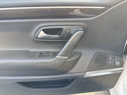 Used 2013 Volkswagen CC Executive image 13