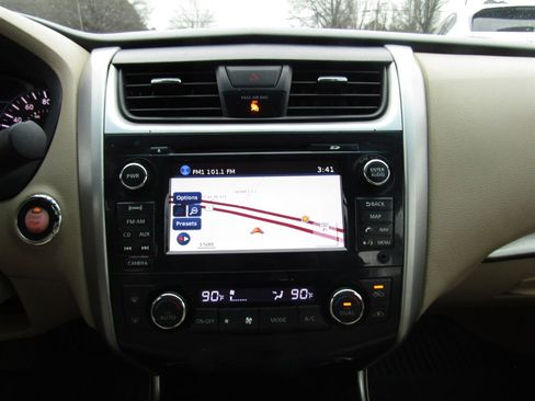 Used 2013 Nissan Altima 2.5 SV w/ 2.5SV Convenience Pkg image 25