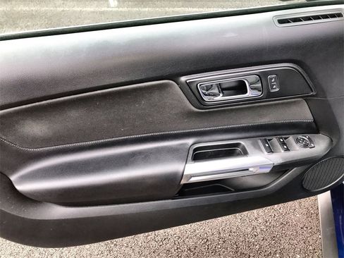 Used 2016 Ford Mustang Convertible image 13