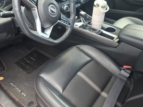Used 2024 Nissan Altima 2.5 SR FWD image 8