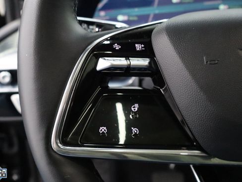 Used 2024 Cadillac Lyriq Sport image 16