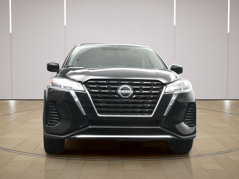 Used 2025 Nissan Kicks Play S FWD image 20