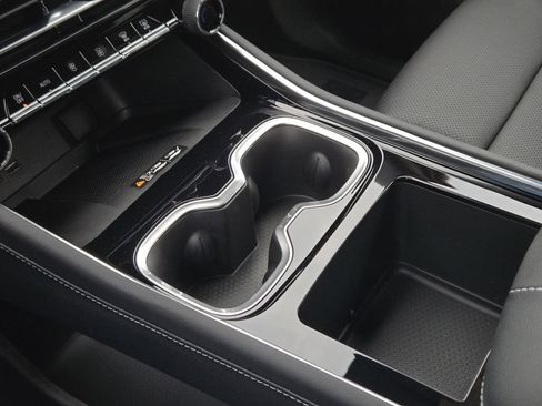 New 2026 Chevrolet Traverse LT w/ Sun and Wheel Package FWD image 11