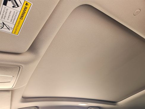 Used 2024 Acura RDX SH-AWD image 25