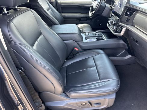 Used 2024 Ford Expedition Max XLT AWD/4WD image 4