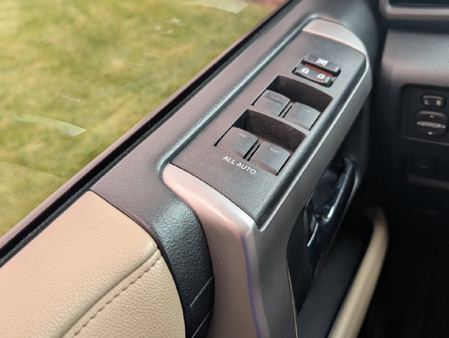 Used 2018 Toyota 4Runner SR5 AWD/4WD image 29