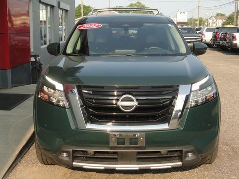 Used 2022 Nissan Pathfinder Platinum AWD/4WD image 3