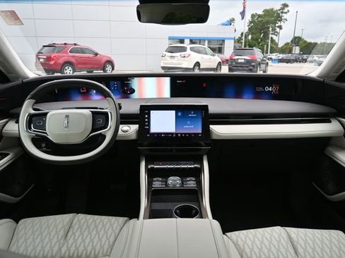 Used 2024 Lincoln Nautilus Black Label image 12