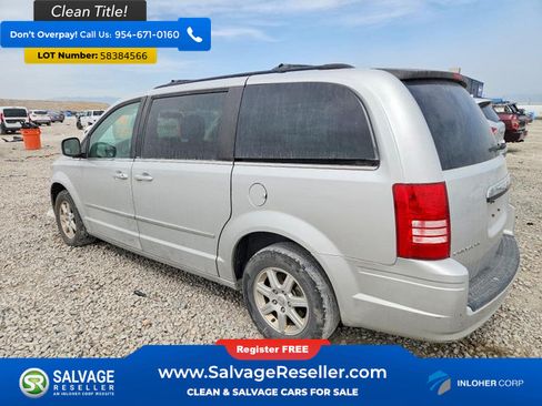 Used 2010 Chrysler Town & Country Touring FWD image 3