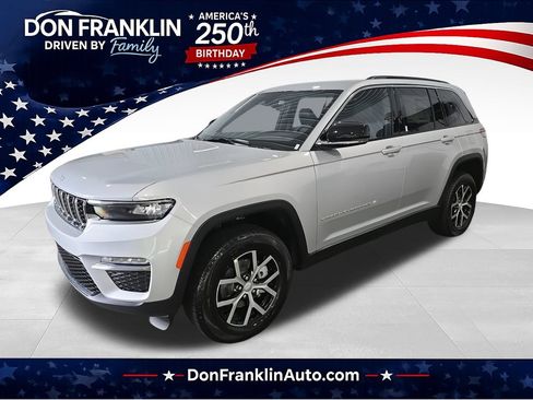 Used 2025 Jeep Grand Cherokee Limited w/ Trailer Tow Package AWD/4WD image 1