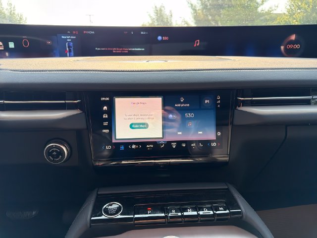 New 2027 Lincoln Navigator Reserve w/ Jet Appearance Package AWD/4WD image 18