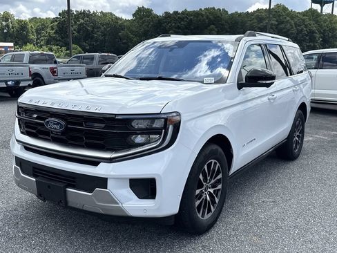 Used 2025 Ford Expedition Platinum AWD/4WD image 3
